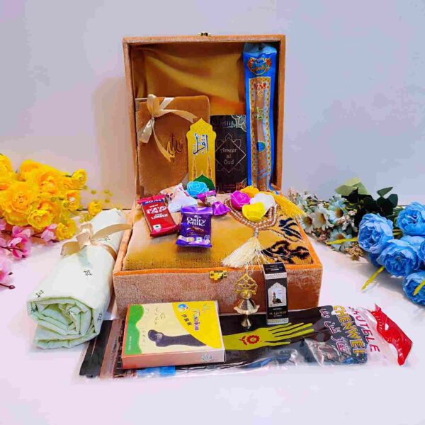 Islamic luxury makhmal quran sharif gift package - Image 4