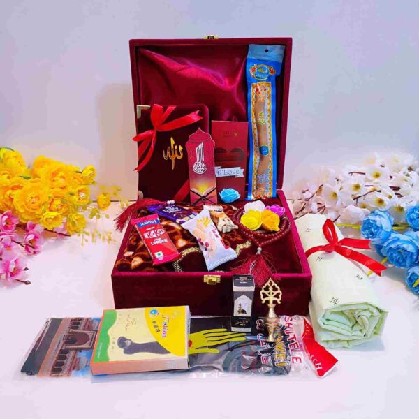 Islamic luxury makhmal quran sharif gift package - Image 5